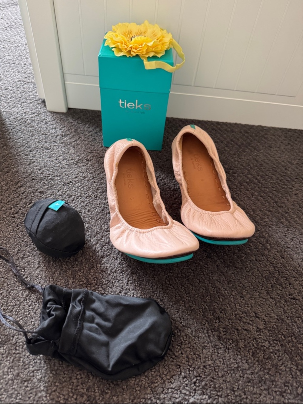 Tieks Ballerina Pink Leather Ballet Flats with Turquoise Outsole Sz 8 worn once